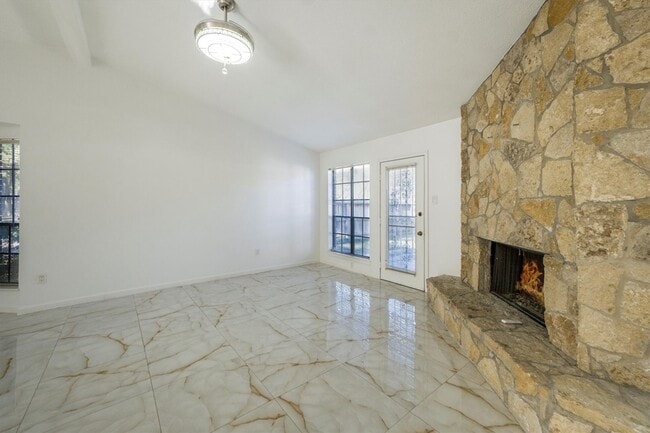 Building Photo - 3203 Golden Willow Dr