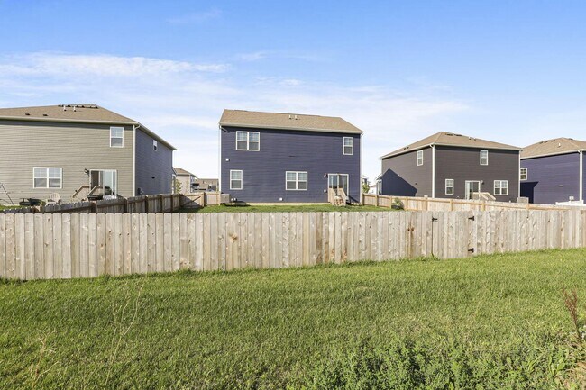 Building Photo - 758 Leslie Dr