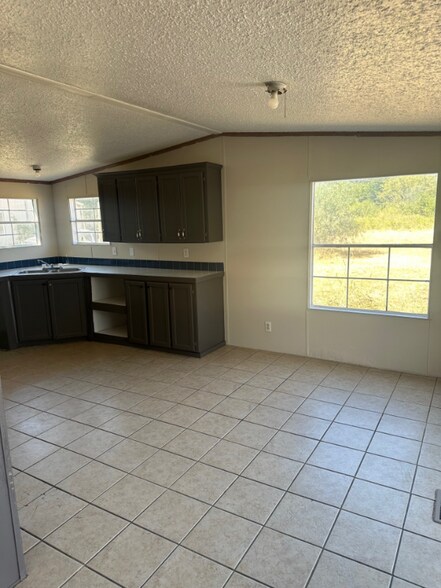 Building Photo - 123 Forest Creek Ln