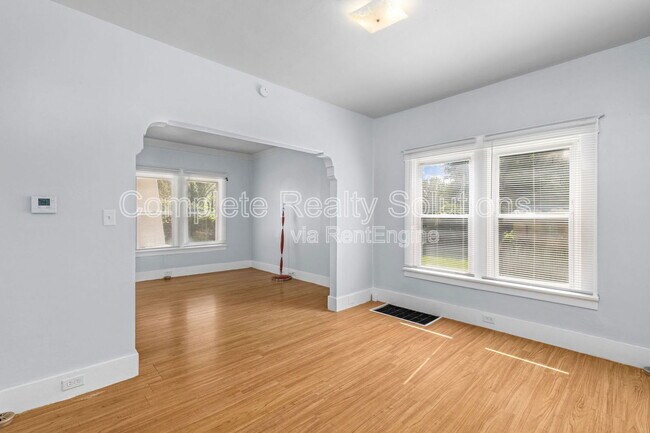 Building Photo - 8896 Alva Ave