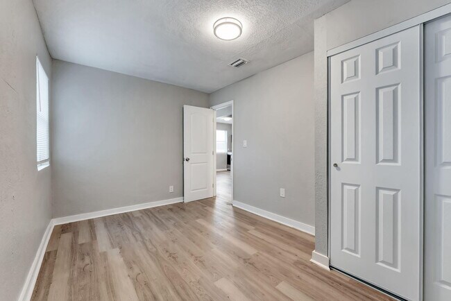 Building Photo - 172 W 15th St