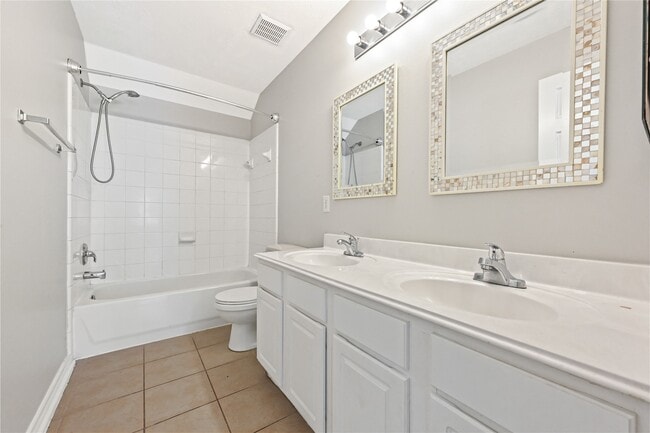 Building Photo - 3115 Glenthorpe Ln