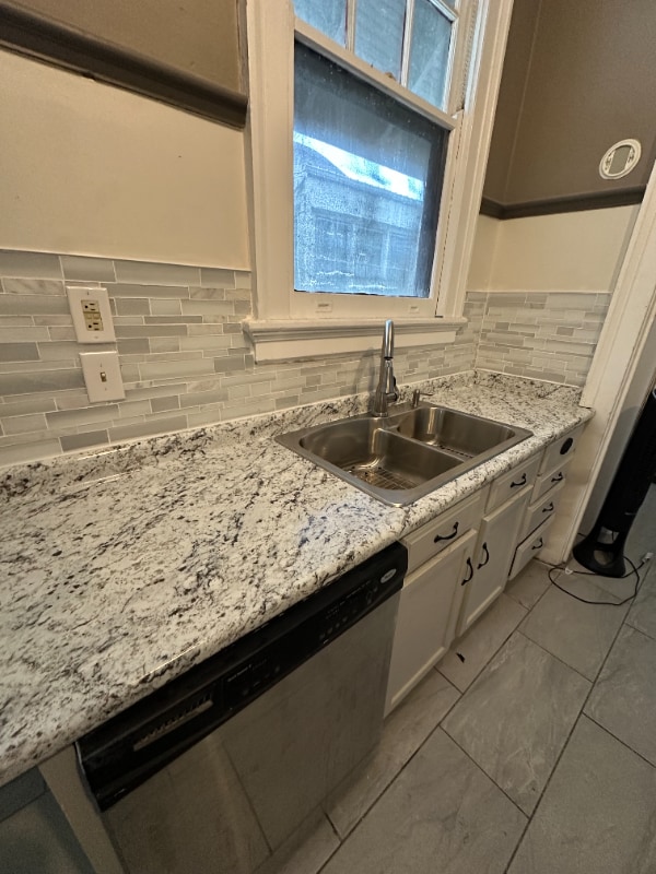 Building Photo - 7209 St Charles Ave