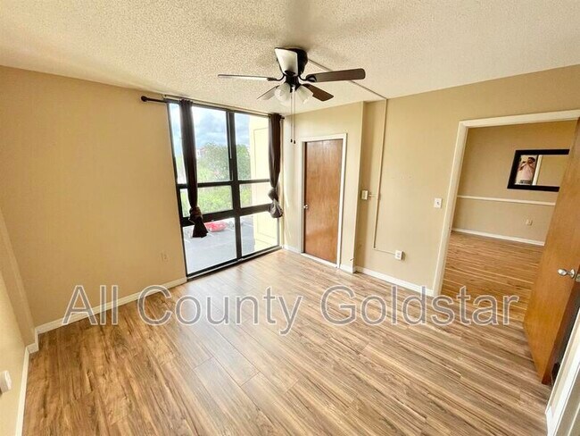 Building Photo - 21405 Olean Blvd