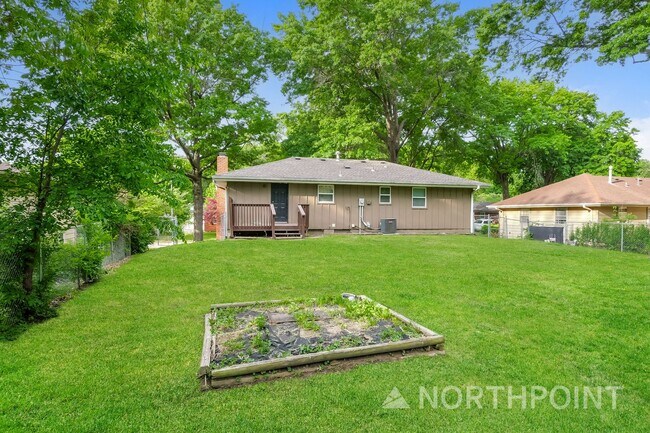 Building Photo - 3 BR/2.5BA | Newly Renovated Single Family Home | Large Deck | Fenced backyard!