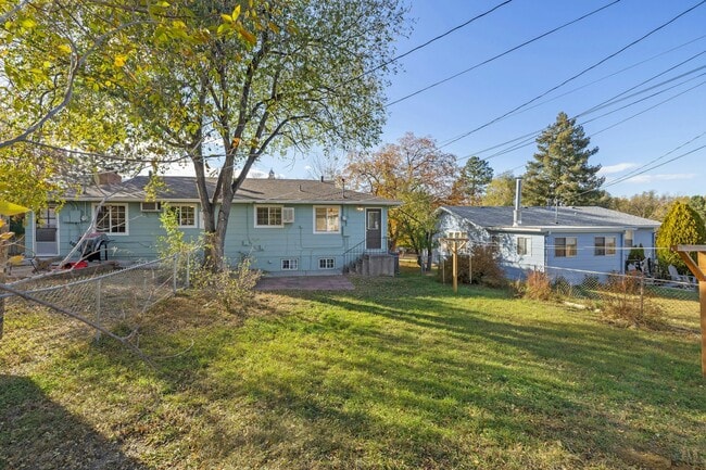 Building Photo - 2011 Woodburn St