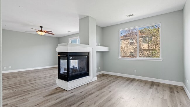 Building Photo - Beautiful two-story in Paradise Crest!