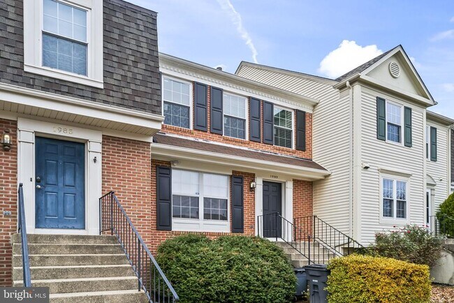 Primary Photo - 1989 Bowline Loop