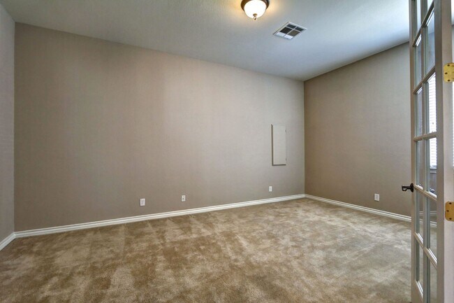 Building Photo - 7541 Prancing Pony Ct