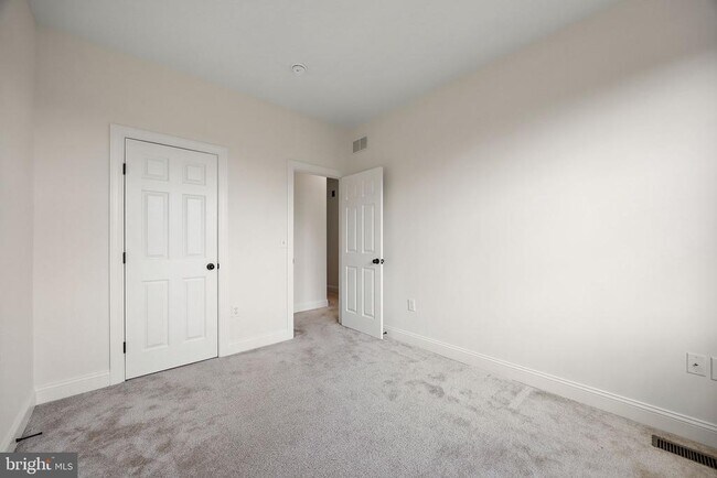 Building Photo - 601 Pony Ln