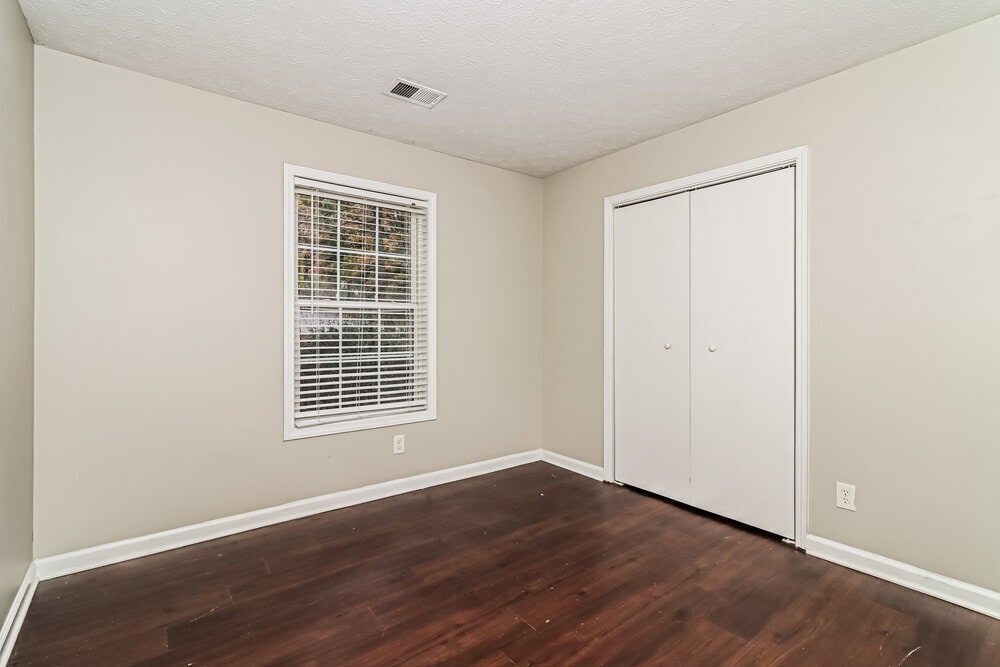 Building Photo - 770 Dover St