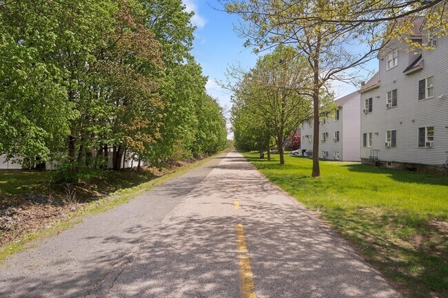 Building Photo - 51 Fairfield Park
