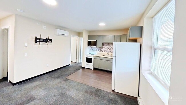 Building Photo - 3554 E Washington Ave