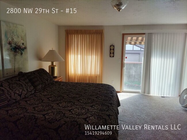 Building Photo - Furnished townhouse in NW Corvallis