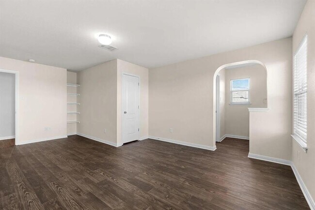 Building Photo - 1209 Laurel Oak Trail