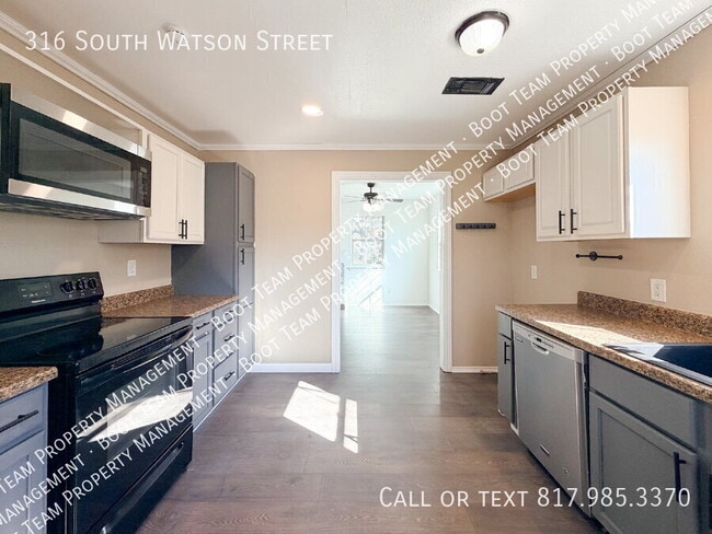 Building Photo - 316 S Watson St