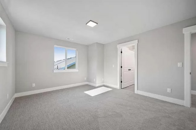 Building Photo - 6636 SE 57th Ave