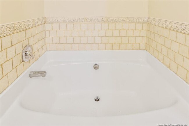 Building Photo - 8528 English Saddle Dr