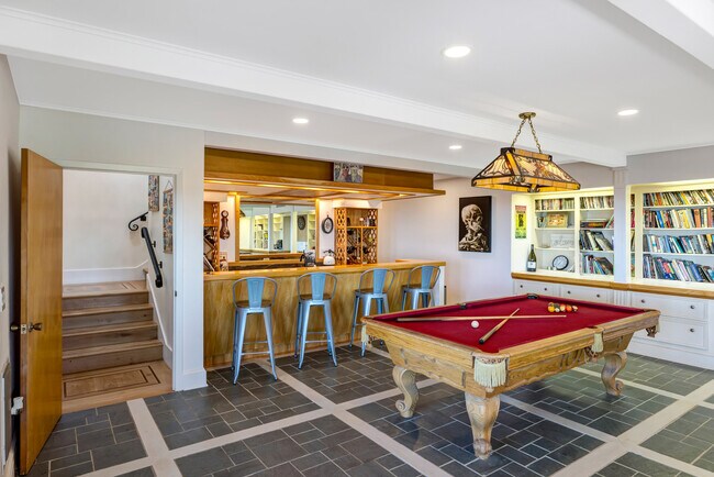 Building Photo - 22533 Majestic Dr