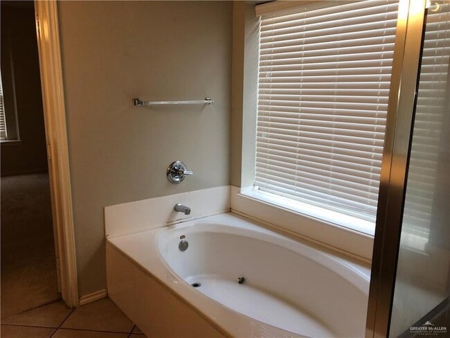 Building Photo - 3306 San Angelo St