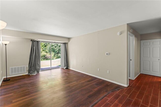 Building Photo - 4073 Sanlin Dr