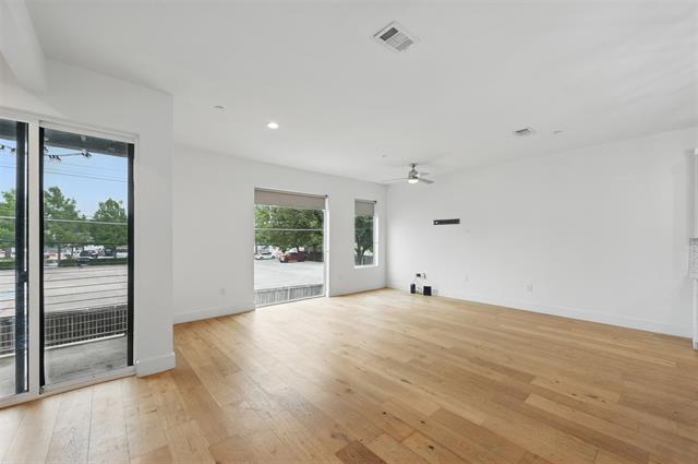 Building Photo - 2222 Moser Ave