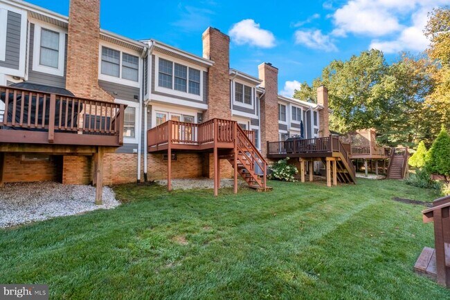 Building Photo - 12 River Oaks Cir
