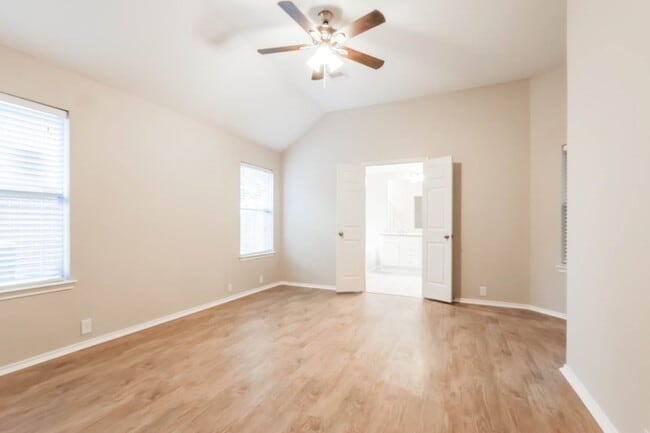 Building Photo - 2011 Louetta Oak Ct