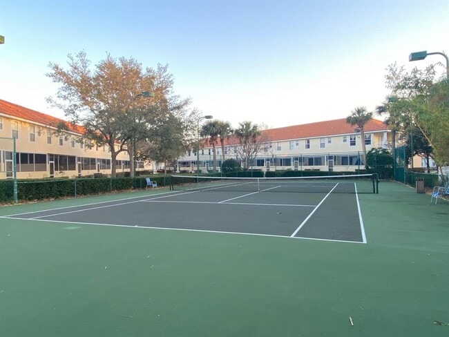 Building Photo - 1308 S Beach Cir