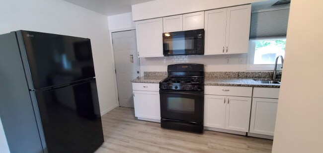 Building Photo - 5391 Aspen Ave