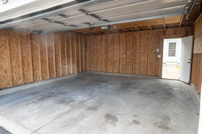 Building Photo - 5500 Glendalough St
