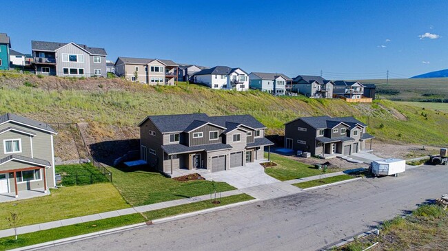 Building Photo - New South Hills Duplex Stunner!