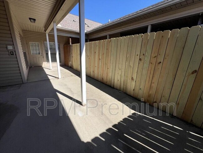 Building Photo - 4000 Mchugh Rd