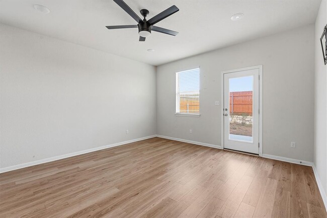 Building Photo - 323 Tolo Dr