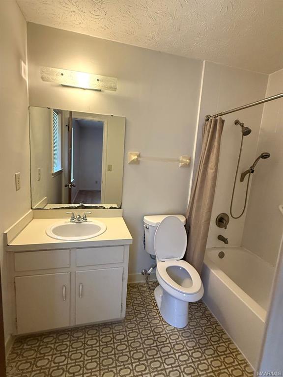 Building Photo - 710 Summer Ln