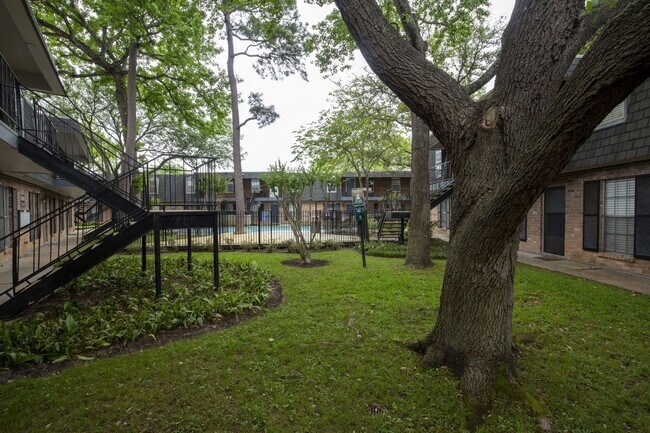 Primary Photo - 9005 Gaylord Dr