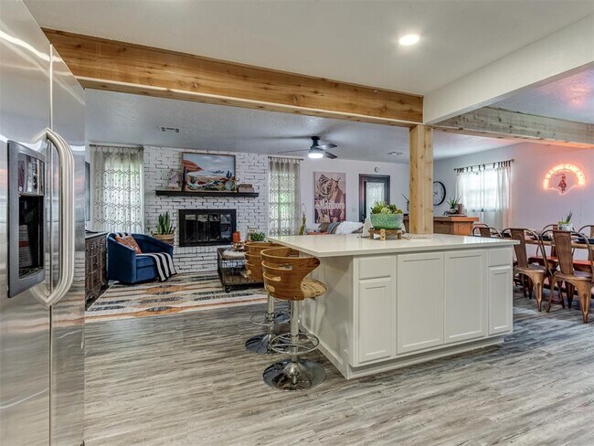 Building Photo - 2140 SE 44th St