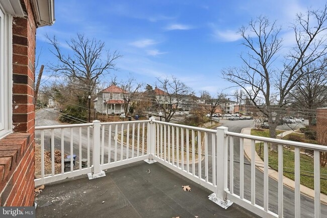 Building Photo - 2030 N Quinn St