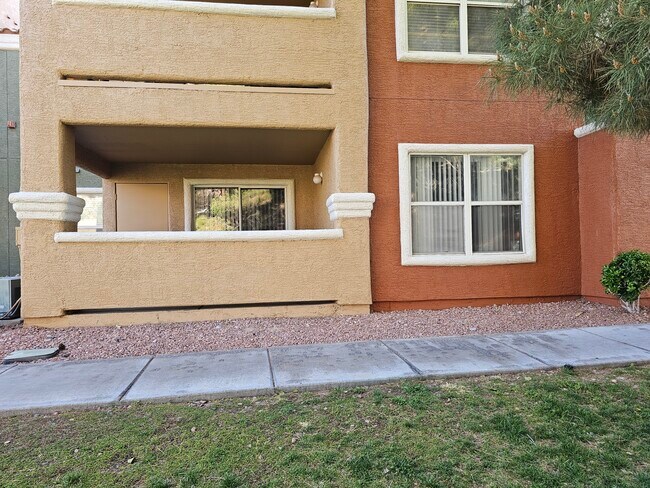 Building Photo - 8101 W Flamingo Rd
