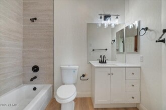 Building Photo - 1414 N Palmsprings Dr