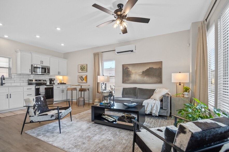 Interior Photo - Live on Parker