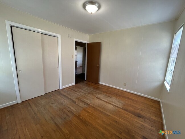 Building Photo - 310 Prather Dr