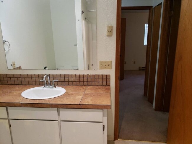 Building Photo - 2005 NE Terre View Dr