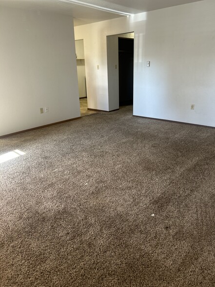 Building Photo - 4125 Van Buren Ave