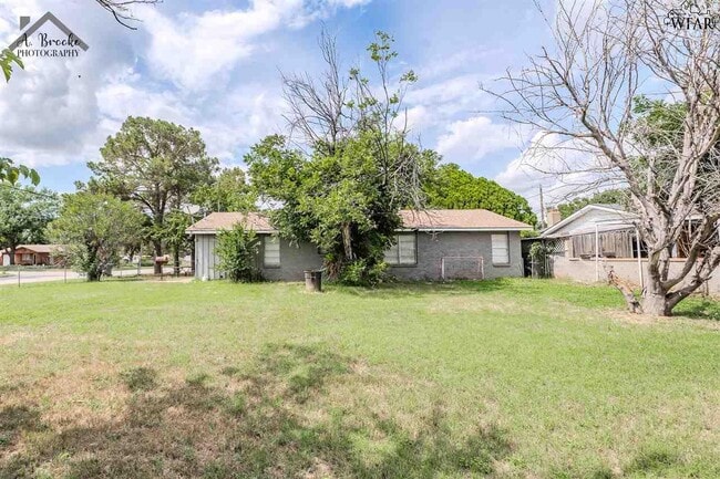 Building Photo - 5017 Kingston Dr