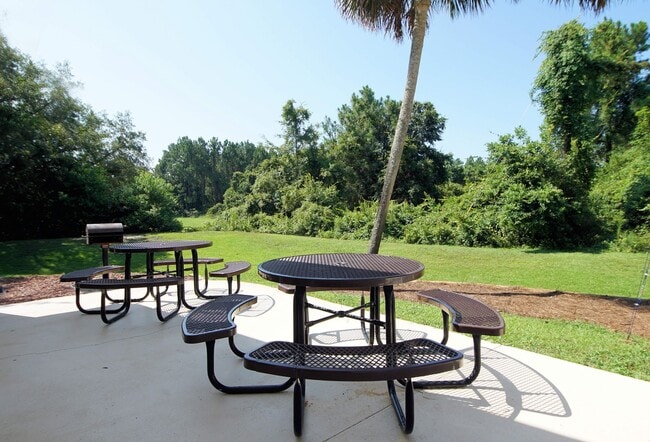 Building Photo - Florida Club at Bluewater Bay