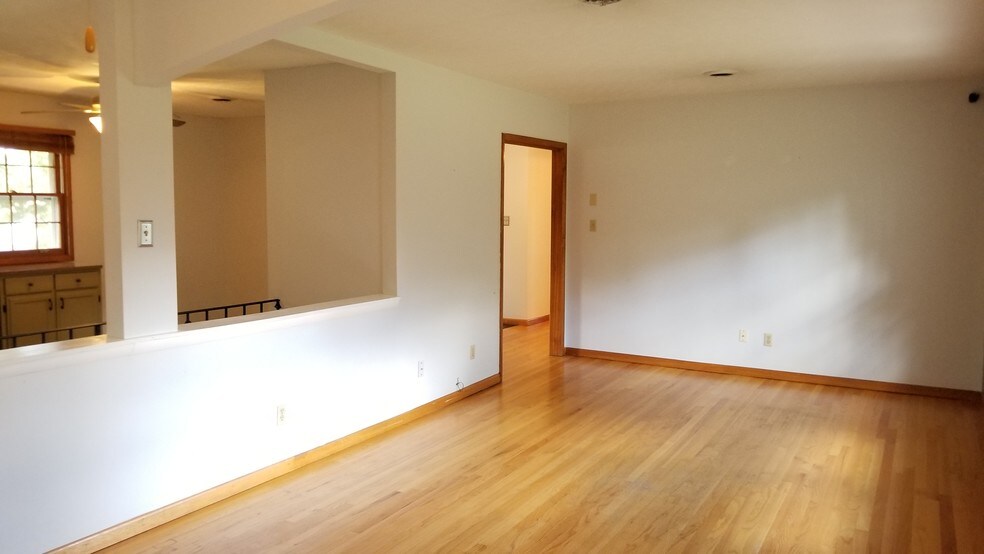 Building Photo - 904 Dartford Rd SW