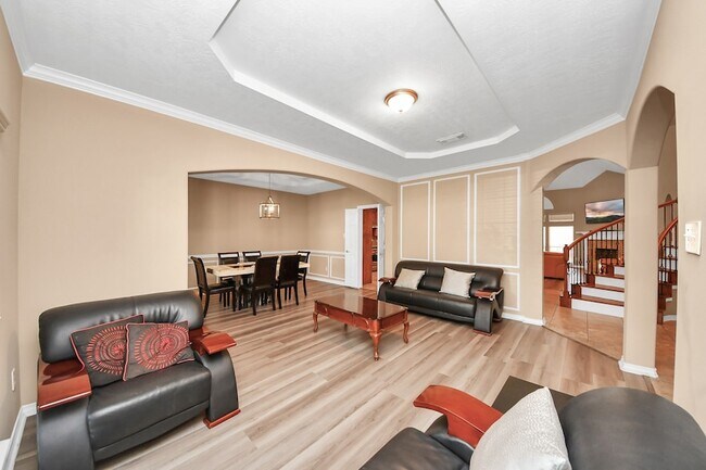 Building Photo - 706 River Delta Ln