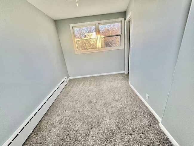 Building Photo - 519 N Park St