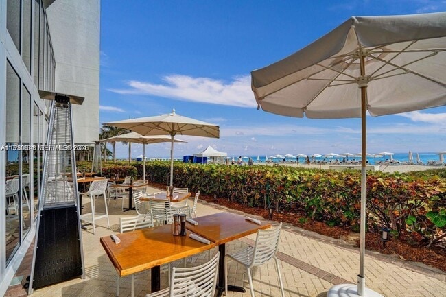 Building Photo - 15901 Collins Ave